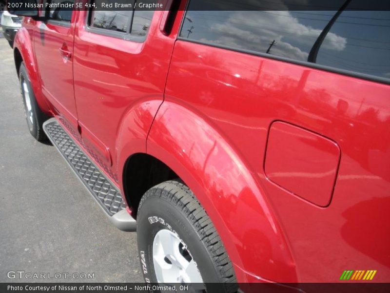 Red Brawn / Graphite 2007 Nissan Pathfinder SE 4x4