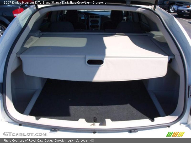 Stone White / Dark Slate Gray/Light Graystone 2007 Dodge Magnum SXT