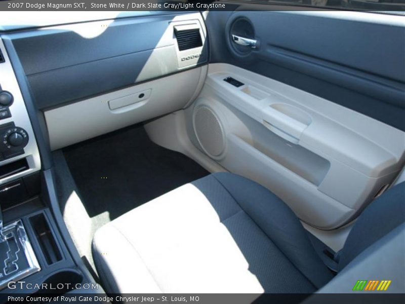Stone White / Dark Slate Gray/Light Graystone 2007 Dodge Magnum SXT