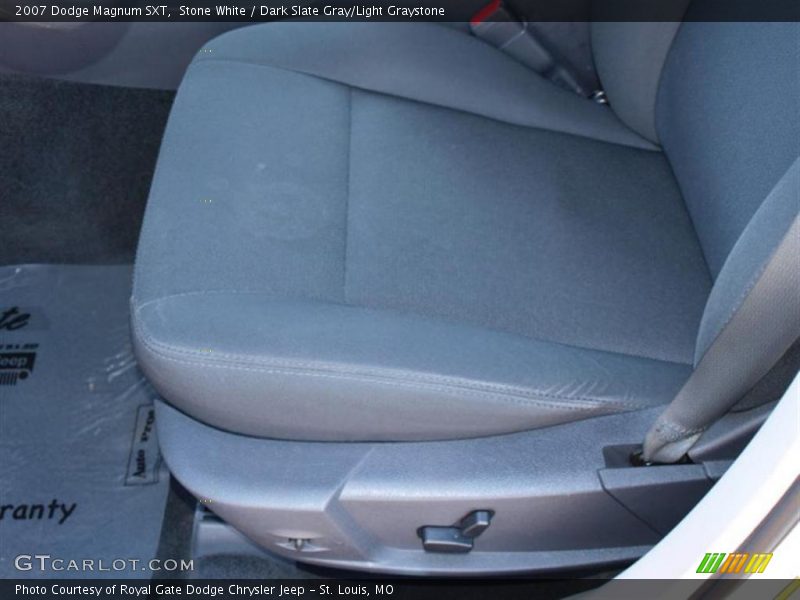 Stone White / Dark Slate Gray/Light Graystone 2007 Dodge Magnum SXT