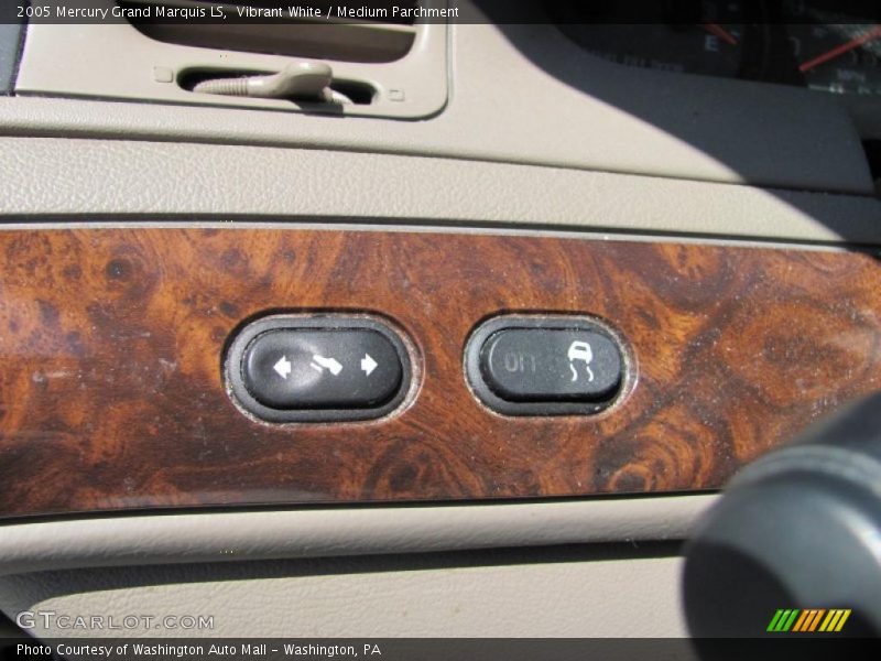 Vibrant White / Medium Parchment 2005 Mercury Grand Marquis LS