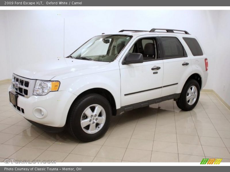 Oxford White / Camel 2009 Ford Escape XLT