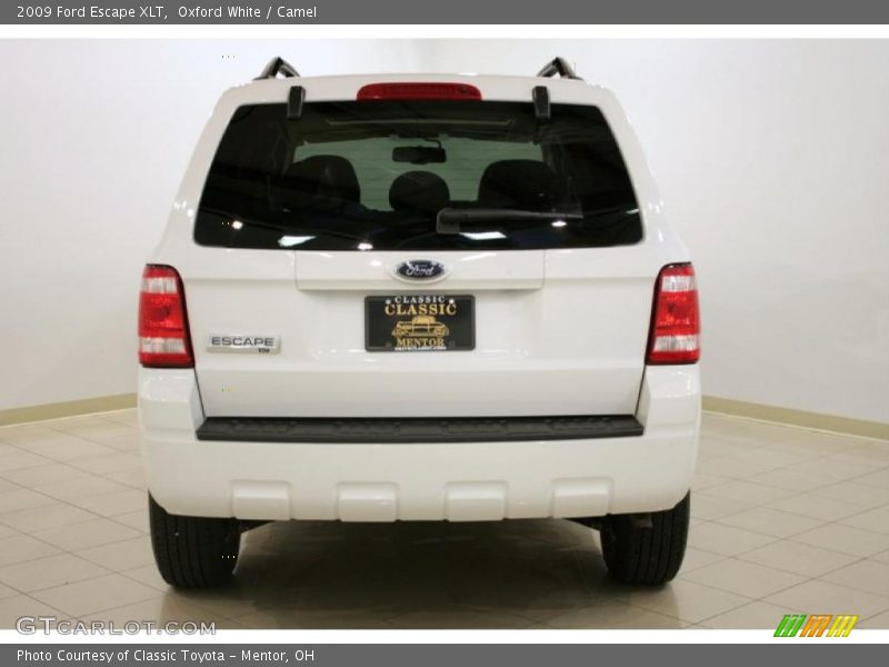 Oxford White / Camel 2009 Ford Escape XLT