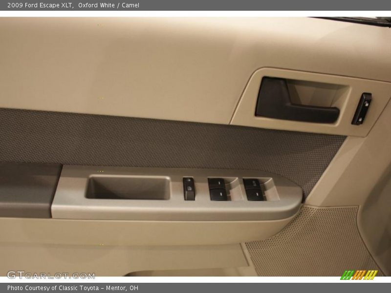 Oxford White / Camel 2009 Ford Escape XLT