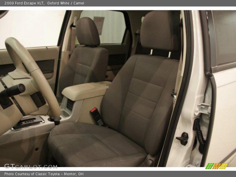 Oxford White / Camel 2009 Ford Escape XLT