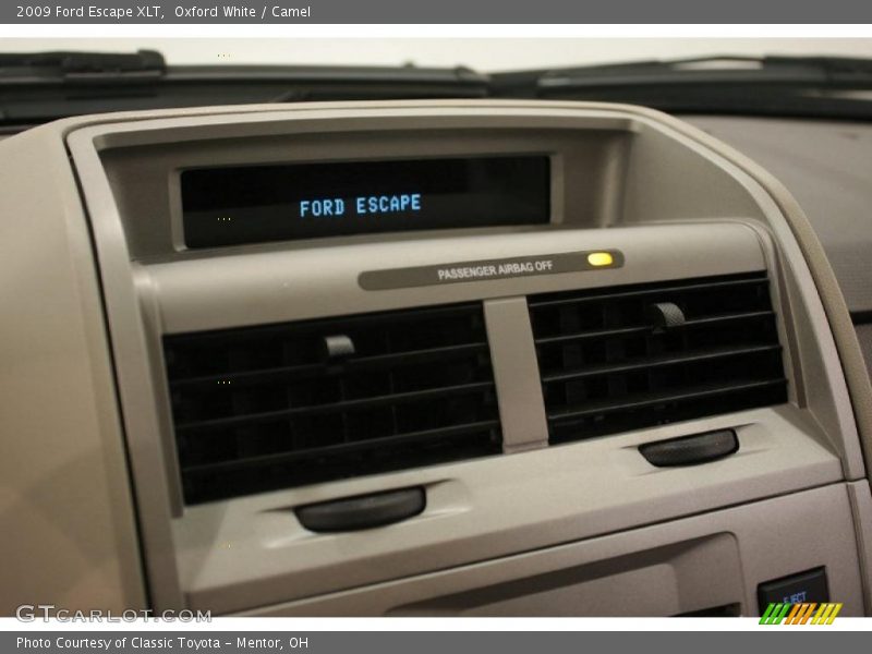 Oxford White / Camel 2009 Ford Escape XLT
