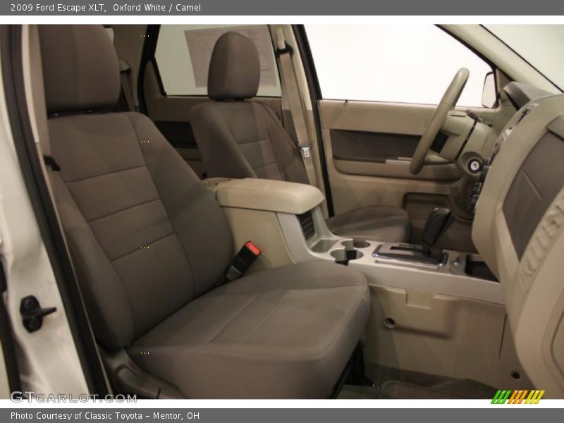 Oxford White / Camel 2009 Ford Escape XLT