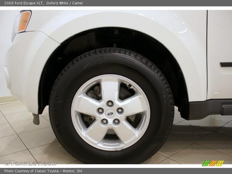 Oxford White / Camel 2009 Ford Escape XLT