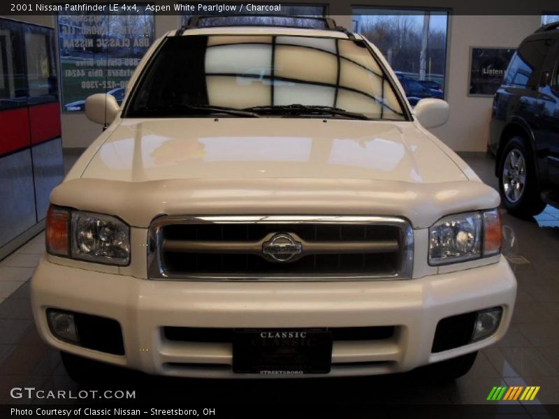 Aspen White Pearlglow / Charcoal 2001 Nissan Pathfinder LE 4x4