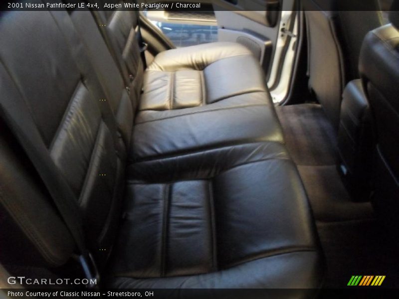 Aspen White Pearlglow / Charcoal 2001 Nissan Pathfinder LE 4x4