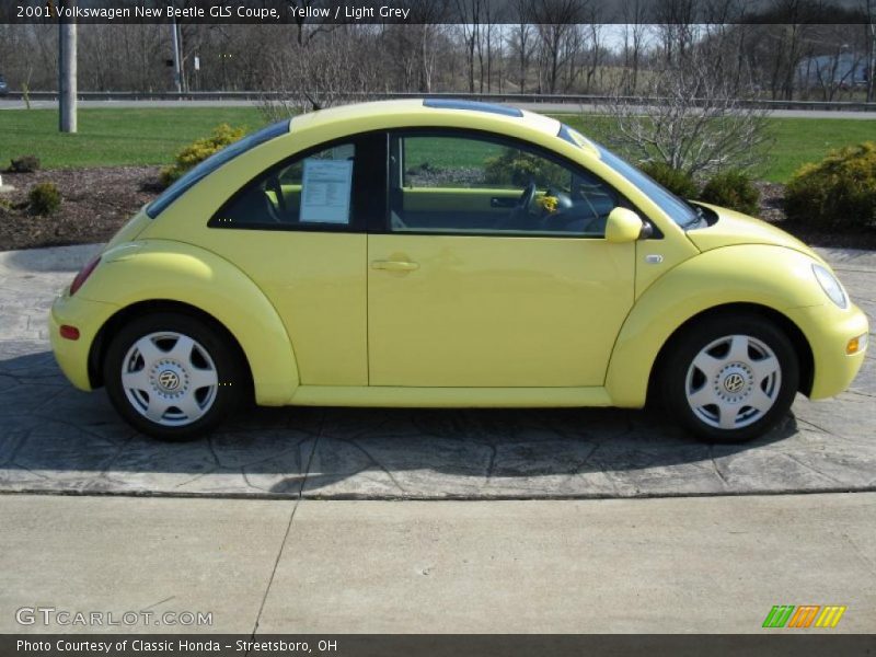 Yellow / Light Grey 2001 Volkswagen New Beetle GLS Coupe