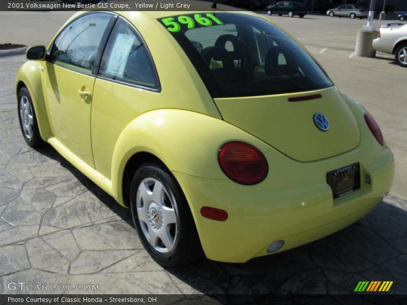 Yellow / Light Grey 2001 Volkswagen New Beetle GLS Coupe