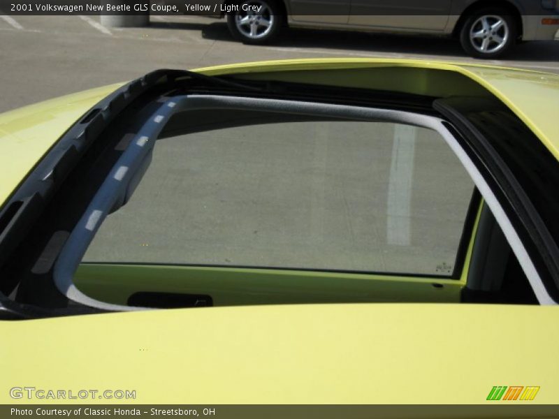 Yellow / Light Grey 2001 Volkswagen New Beetle GLS Coupe