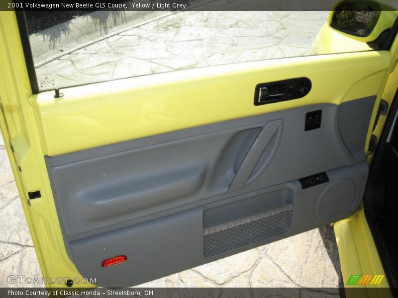 Yellow / Light Grey 2001 Volkswagen New Beetle GLS Coupe