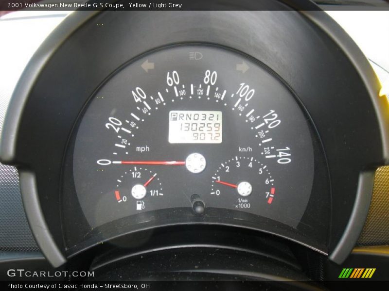 Yellow / Light Grey 2001 Volkswagen New Beetle GLS Coupe