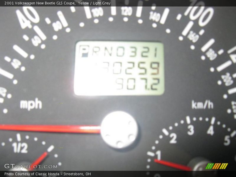 Yellow / Light Grey 2001 Volkswagen New Beetle GLS Coupe