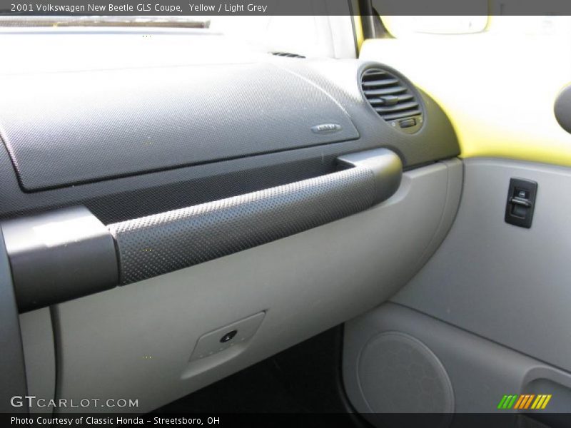 Yellow / Light Grey 2001 Volkswagen New Beetle GLS Coupe