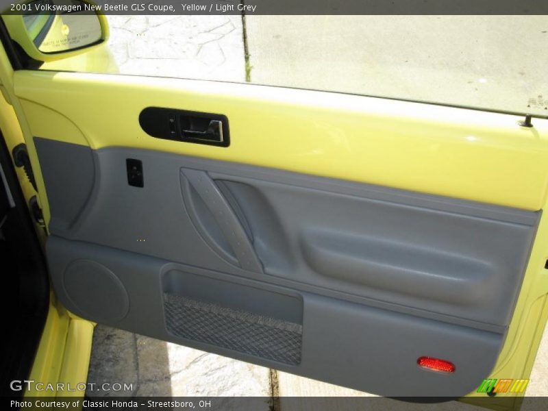 Yellow / Light Grey 2001 Volkswagen New Beetle GLS Coupe