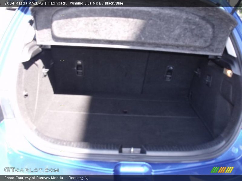 Winning Blue Mica / Black/Blue 2004 Mazda MAZDA3 s Hatchback
