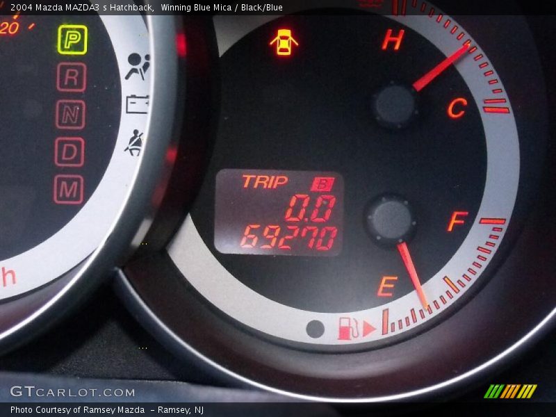 Winning Blue Mica / Black/Blue 2004 Mazda MAZDA3 s Hatchback