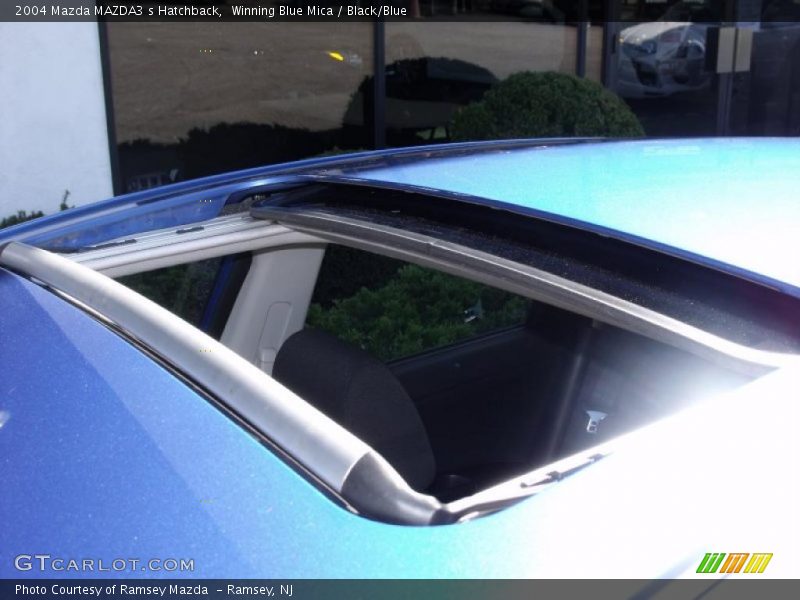 Winning Blue Mica / Black/Blue 2004 Mazda MAZDA3 s Hatchback