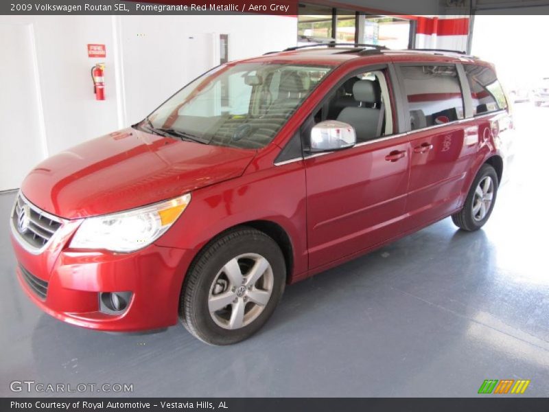 Pomegranate Red Metallic / Aero Grey 2009 Volkswagen Routan SEL