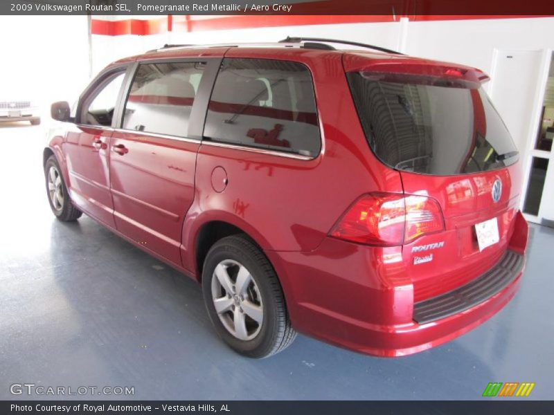 Pomegranate Red Metallic / Aero Grey 2009 Volkswagen Routan SEL