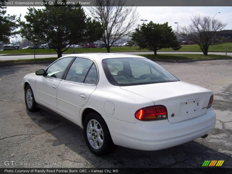 Ivory White / Pewter 2002 Oldsmobile Intrigue GX