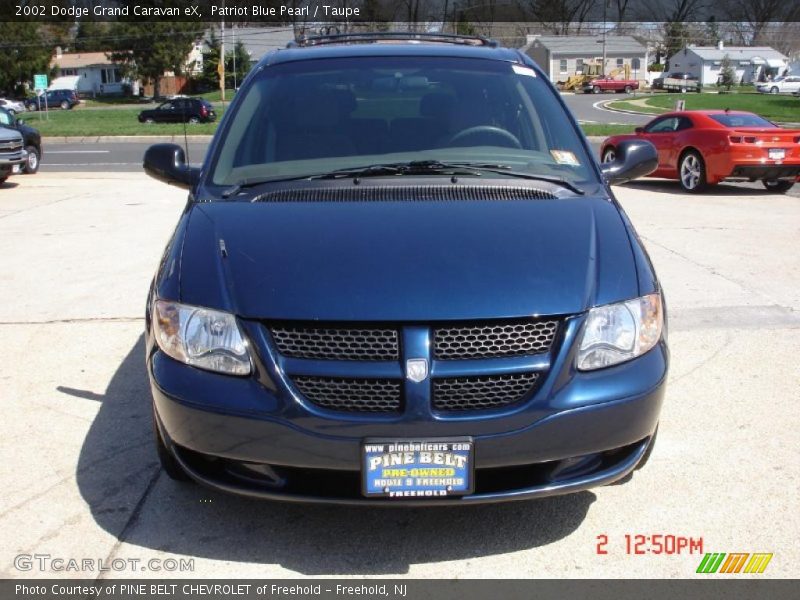 Patriot Blue Pearl / Taupe 2002 Dodge Grand Caravan eX