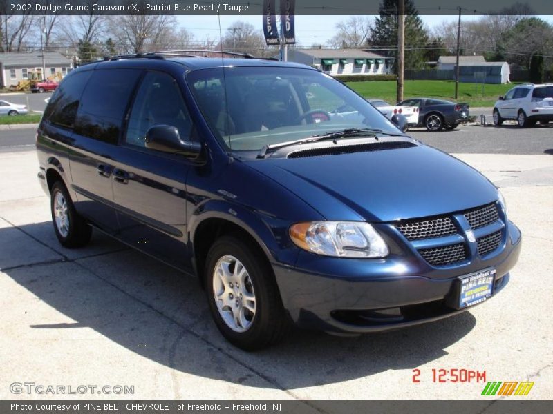 Patriot Blue Pearl / Taupe 2002 Dodge Grand Caravan eX