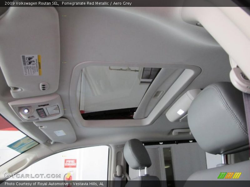 Pomegranate Red Metallic / Aero Grey 2009 Volkswagen Routan SEL