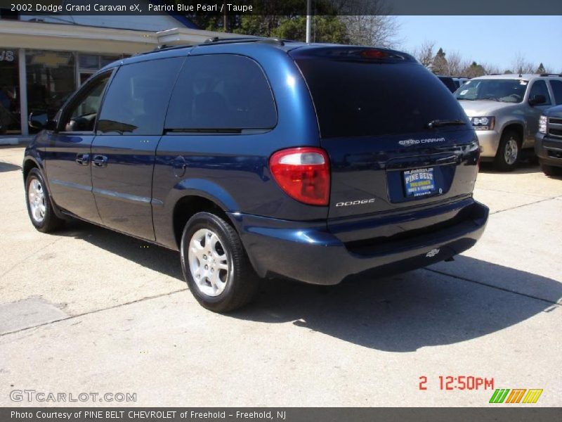 Patriot Blue Pearl / Taupe 2002 Dodge Grand Caravan eX