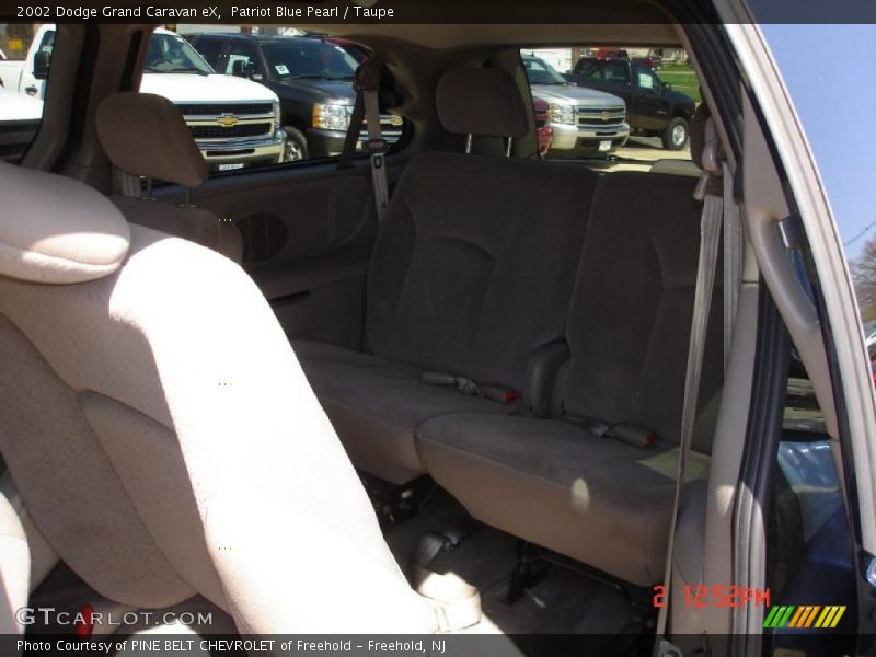 Patriot Blue Pearl / Taupe 2002 Dodge Grand Caravan eX