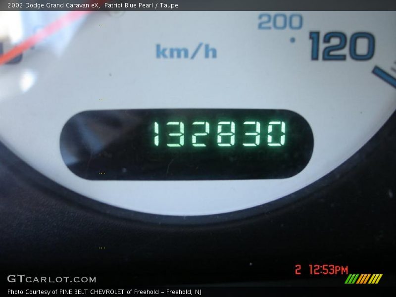 Patriot Blue Pearl / Taupe 2002 Dodge Grand Caravan eX