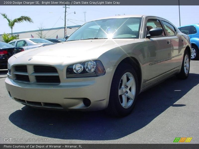 Bright Silver Metallic / Dark Slate Gray/Light Slate Gray 2009 Dodge Charger SE