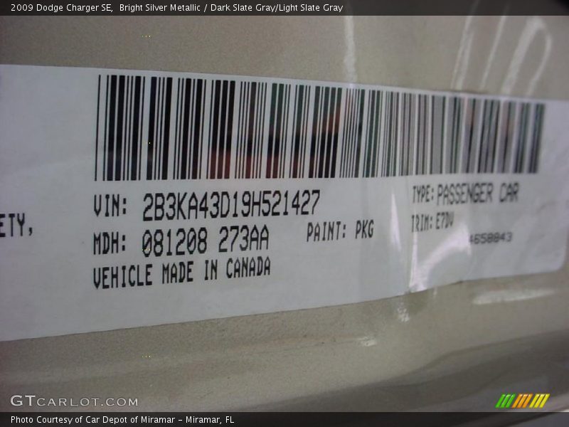 Bright Silver Metallic / Dark Slate Gray/Light Slate Gray 2009 Dodge Charger SE