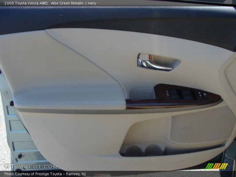 Aloe Green Metallic / Ivory 2009 Toyota Venza AWD