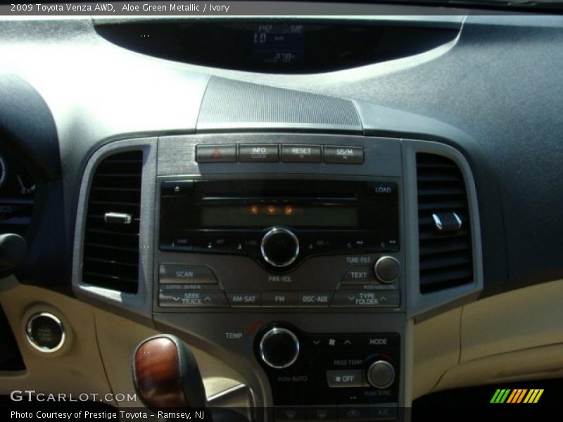 Aloe Green Metallic / Ivory 2009 Toyota Venza AWD
