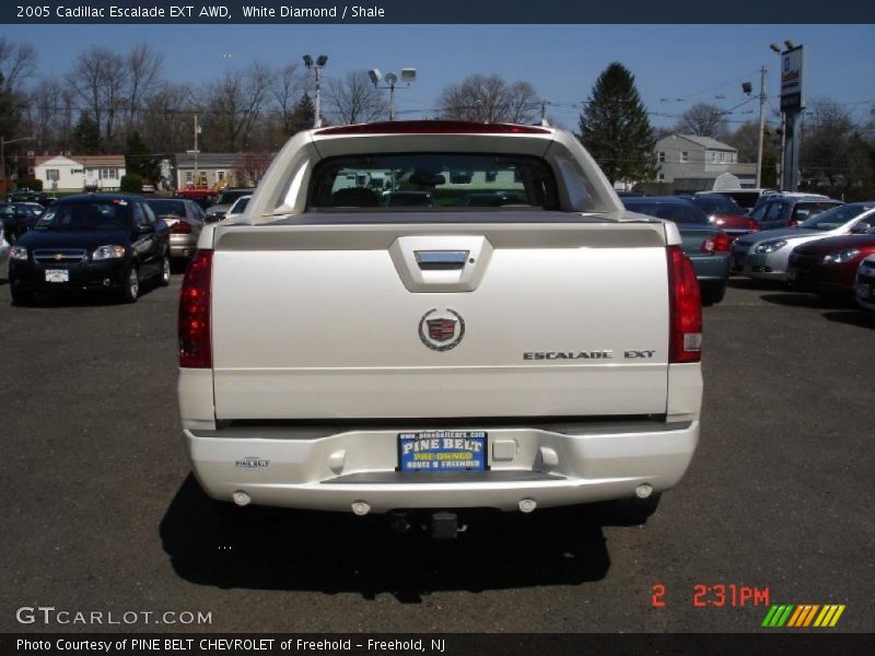 White Diamond / Shale 2005 Cadillac Escalade EXT AWD