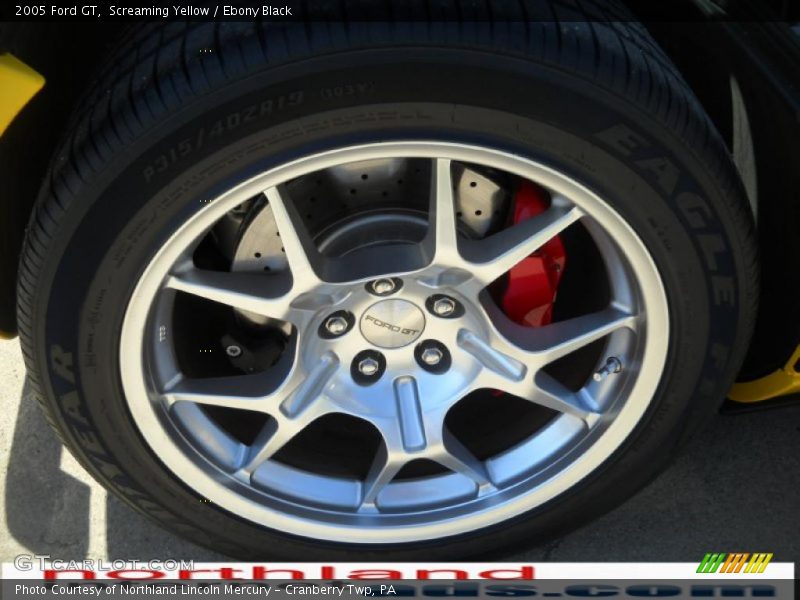 Screaming Yellow / Ebony Black 2005 Ford GT
