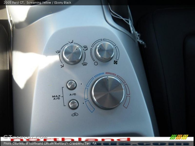 Screaming Yellow / Ebony Black 2005 Ford GT