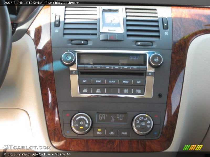Blue Chip / Cashmere 2007 Cadillac DTS Sedan