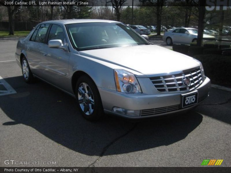 Light Platinum Metallic / Shale 2006 Cadillac DTS