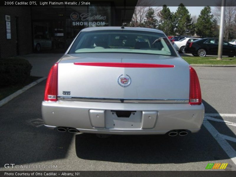Light Platinum Metallic / Shale 2006 Cadillac DTS