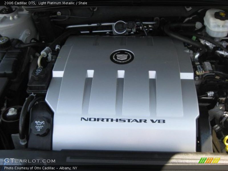 Light Platinum Metallic / Shale 2006 Cadillac DTS