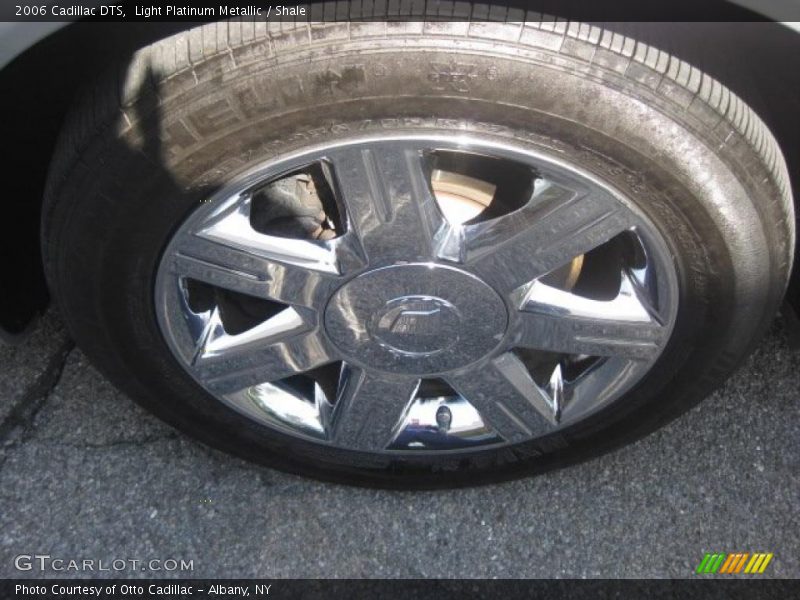 Light Platinum Metallic / Shale 2006 Cadillac DTS