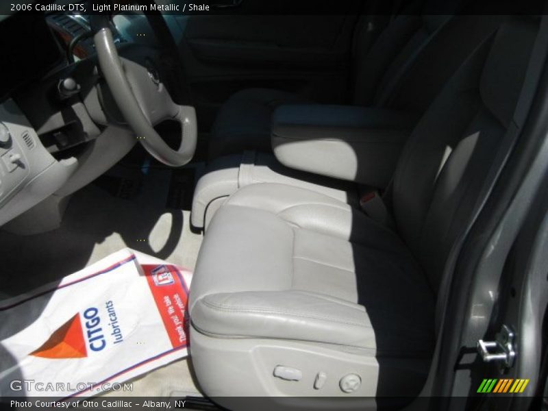 Light Platinum Metallic / Shale 2006 Cadillac DTS
