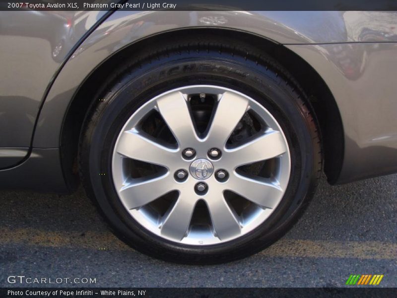 Phantom Gray Pearl / Light Gray 2007 Toyota Avalon XLS