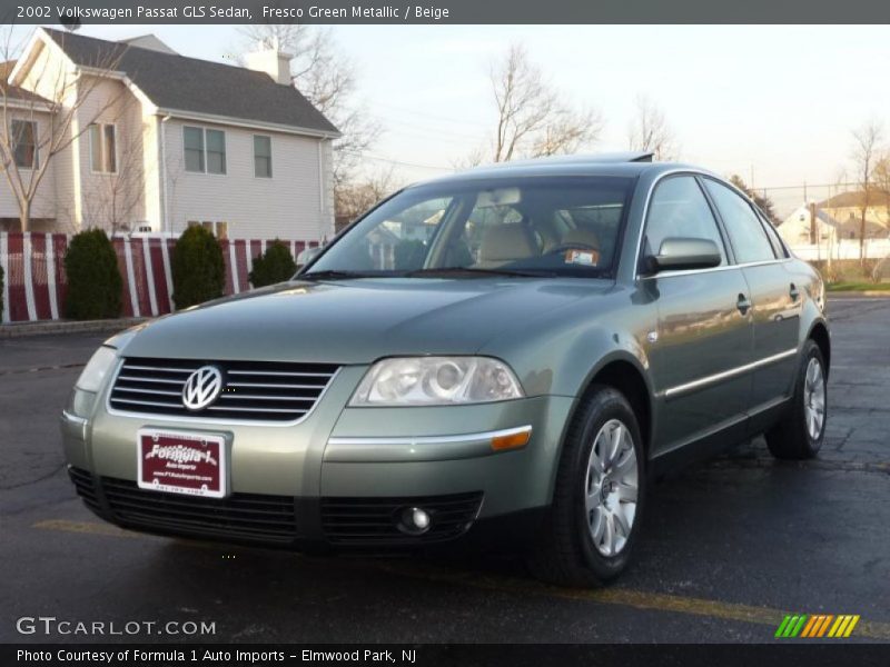 Fresco Green Metallic / Beige 2002 Volkswagen Passat GLS Sedan