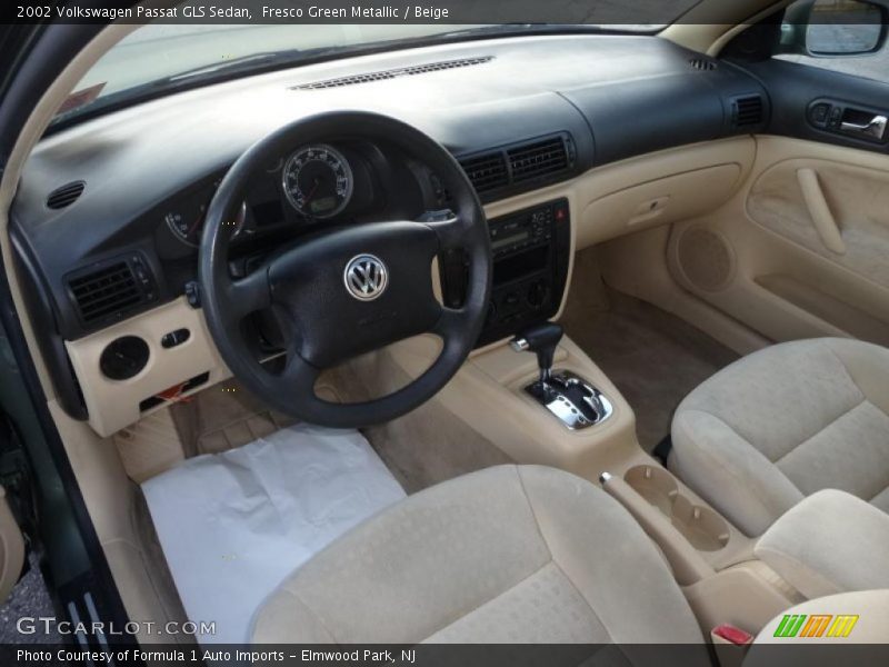 Fresco Green Metallic / Beige 2002 Volkswagen Passat GLS Sedan